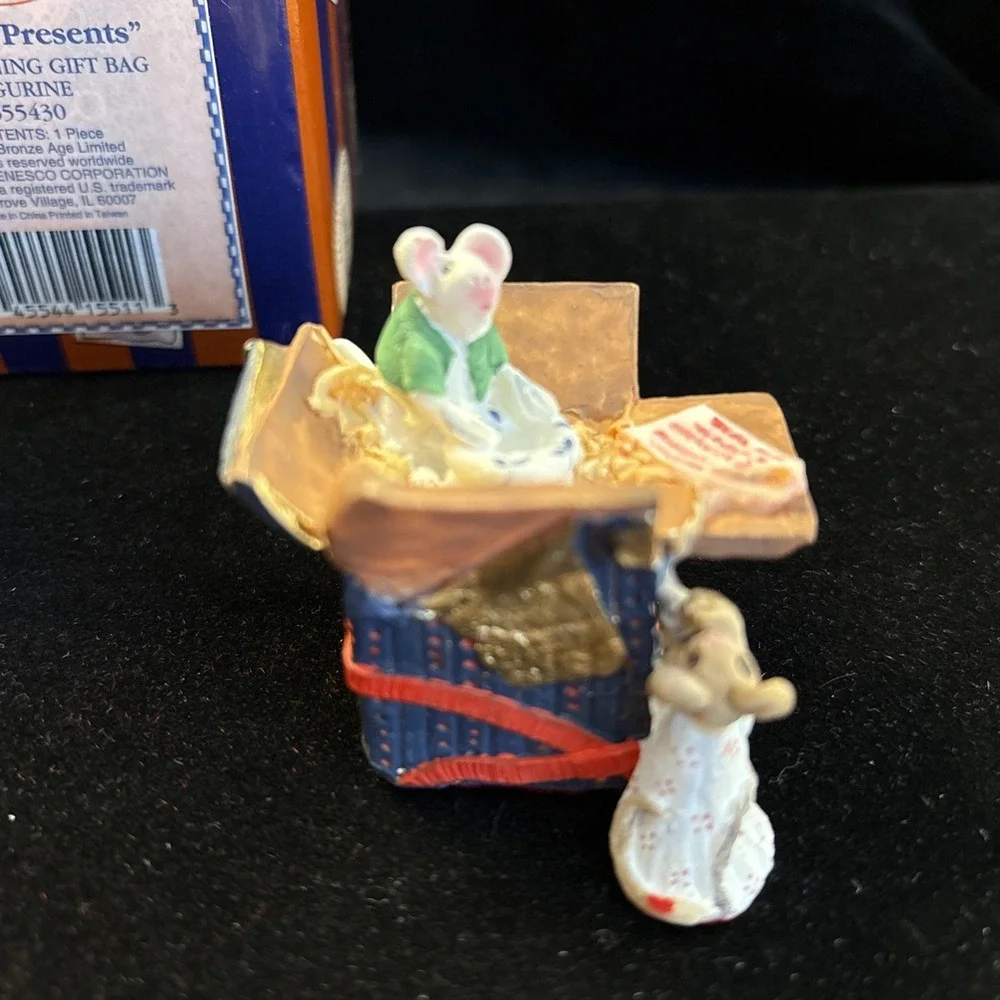 Enesco secrets presents